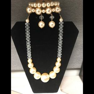 *SOLD*Pearl Necklace Set